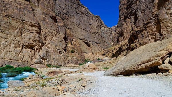 آجَر؛ درهای در ولسوالی کَهمَرد ولایت بامیان